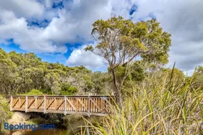 Bay House 95 by the BnB Collection - Image 4