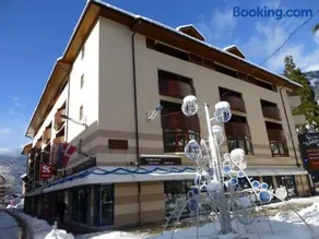 Appartement 4 pièces avec balcon, internet, parking au centre de Brides-les-Bains - Image 1