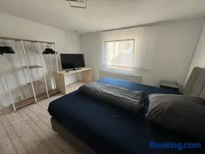 Gästehaus mit 5 separaten Schlafzimmern für 8 Personen , 24 h check in - Image 3