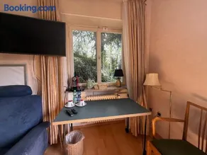 Lautertal Panorama-Suite - Kingsize-Bett & Badewanne & Dusche - Raucherbereich vor überdachten Terrasse - Rosengarten - Parkplätze 15m entfernt- Naturschutzgebiet vor Haustüre - sehr ruhige Gegend - Self-Checkin - 45qm2 - Image 4