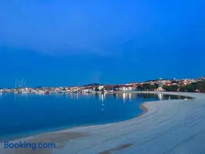 Beach apartment VAMI with sea view - Image 2