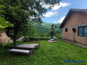 Honeyhouse Tjentiste, Foca - Image 3