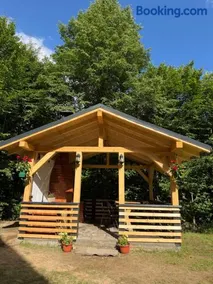 Chalet Green - Image 2