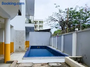 Spacious 3-Bedroom Apartment 2 Minutes Walk to Kingston Beach, Nyali - Image 3