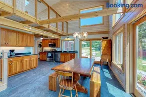 Bayfront home with gorgeous water views, dock, outdoor patio, fireplace - Image 4