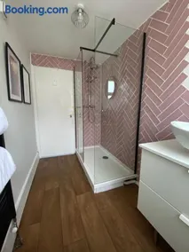 Seaside Apartment - Image 3