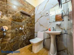 Sukoon Villa 2 - 4BR near Jolly Grant Airport by Homeyhuts - Image 4