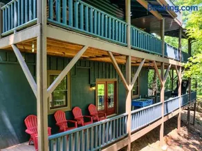 The Holiday Cabin at Lake Lure - Image 2