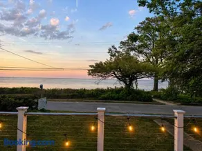 The Red Sandal Retreat at Long Beach - Image 1