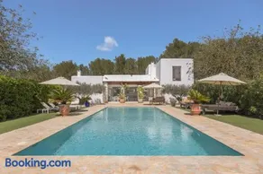 Elegant Blakstad Villa in Ibizas Heart I 4 Bedrooms Private Pool Fenced - Image 1