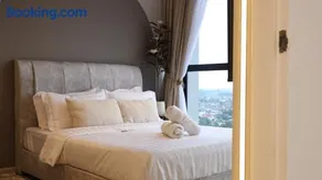 Hotel Style at Milano Eight 5 min walk to Vivacity - Image 1