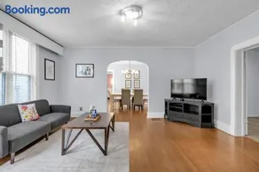 Charming Indy Escape 15 Min to SoBro & Downtown - Image 1