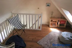 Cosy House With Balcony Near The Sea - Image 3