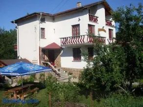Veselata Guest House - Image 1