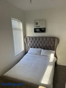 Grosvenor suite - Image 1