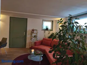 statt HOTEL - Frisch, Frech und Farbenfroh - Helle Souterrainwohnung - Image 5
