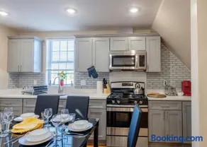 233-3 - 4BR Boston - Comfortable Family Stay near Park Zoo - Image 3