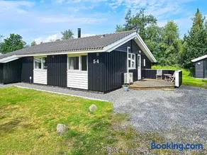 Enchanting Holiday Home in Hadsund With Whirlpool - Image 4