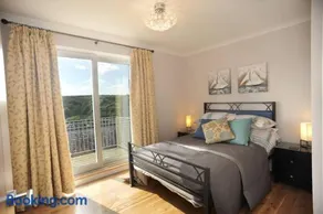 Redcliffe House - Image 4