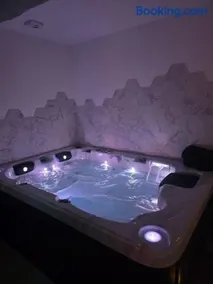 Suite Spa Privatif près de Provins Jacuzzi Sauna - Image 3