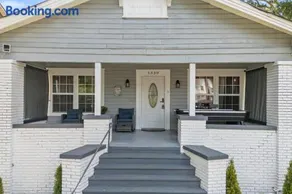 Bungalow Retreat! - Image 2