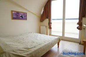 Balatonalmádi, Mátyás király Nyaraló - Image 2