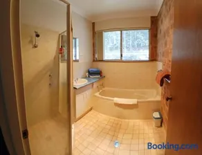 Dybara Park Holiday Cottages - Image 2