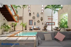 WAYAK Luxury 5BR Private Pool Gym, 24 7Security - Image 1
