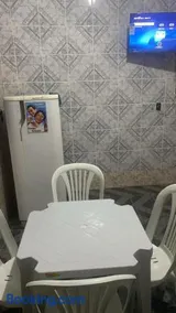 Casa 2 quartos com 7 camas, cozinha, 1 banheiro e garagem grande - Image 4