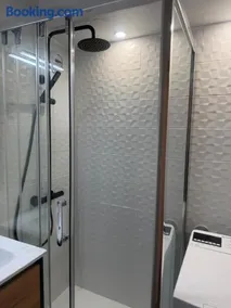 joli T2 proche du centre, en rez-de-chaussée pour 4 à 5 personnes, terrasse, Wi-Fi, parking - Image 2