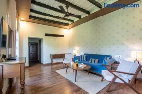 StayVista's Pine Estate - 6BHK with Mountain View & Jacuzzi - Image 2