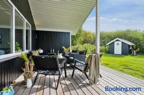 Beautiful 6-Person Holiday Home With Spa Near The Beach Perfect For Relaxation - Image 2