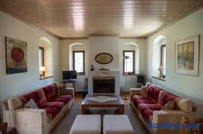Rustic home in heart of Stemnitsa - Image 1