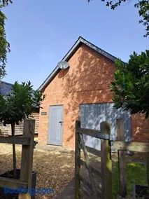 Stone Barn - Image 1
