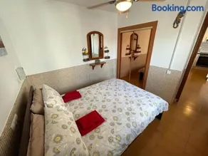 Agréable appartement avec internet haut débit, piscine privée et terrasse | Vue montagne | Proche de la plage | Adapté au travail à distance - Image 4