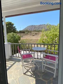 The V suites of Aegina - Image 5
