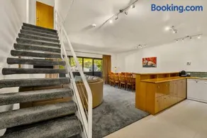 Snow Ski Apartments Extra Spacious Penthouse 41 - Image 3