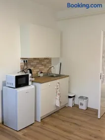 Haromfa Apartman - Image 1