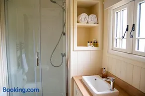 The Hideaway Huts - Image 2