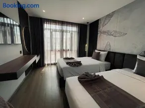 LION 17 Hotel - Image 2