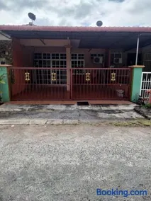 Rosira Homestay - Image 1