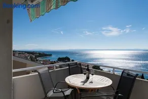 Spectacular sea views, garage, bike storage - Image 2