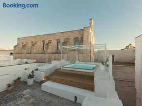 Palazzo dei Gigli Puglia - house with heatable rooftop-Pool - Image 1