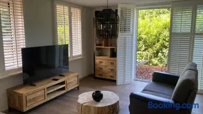 Eendje 2 I Luxe recreatiewoning met hottub - Image 4