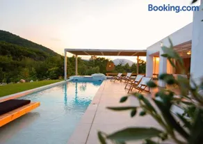 Aristotelia Gi - Premium Luxury Villas with Private Pools - Image 3