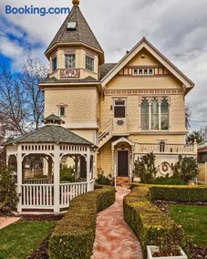 Victorian Mansion Bed and Breakfast Inn - Image 1