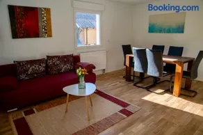 Erholung an den Wasserfällen - Ferienwohnung in Baden-Baden - Stilvolles Apartment mit Terrasse, Parkplatz & ruhiger Lage - Image 2