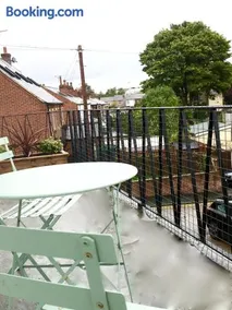 Apartment 61 - Image 4