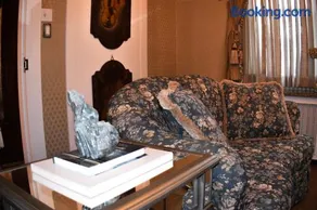 Chateau Connellsville Victorian Era Suite - Image 2
