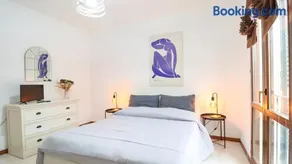 Cozy Loft - with Wi-Fi, Smart TV, Parking - Image 2
